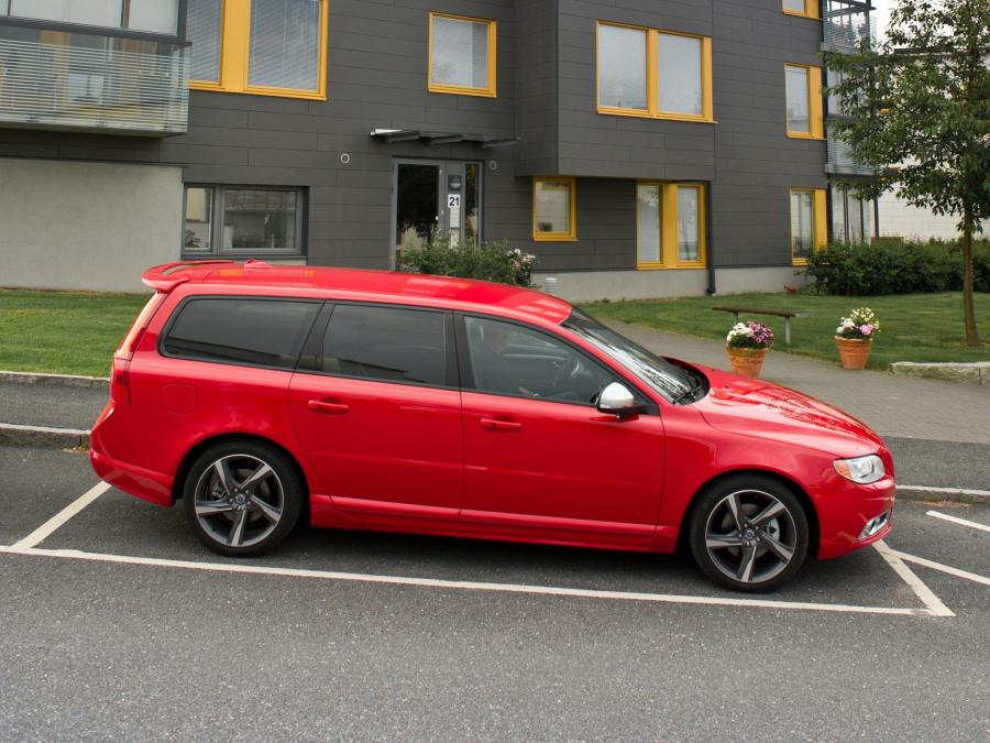  Volvo V70 R-Design 2011 года  (фото 15 из 23)
